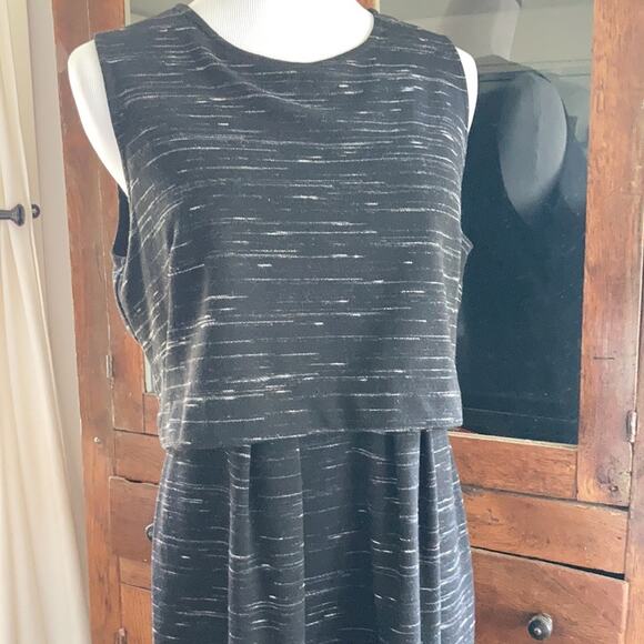 Ann Taylor Stretch Sheath Dress, Size 10P - Picture 2 of 8